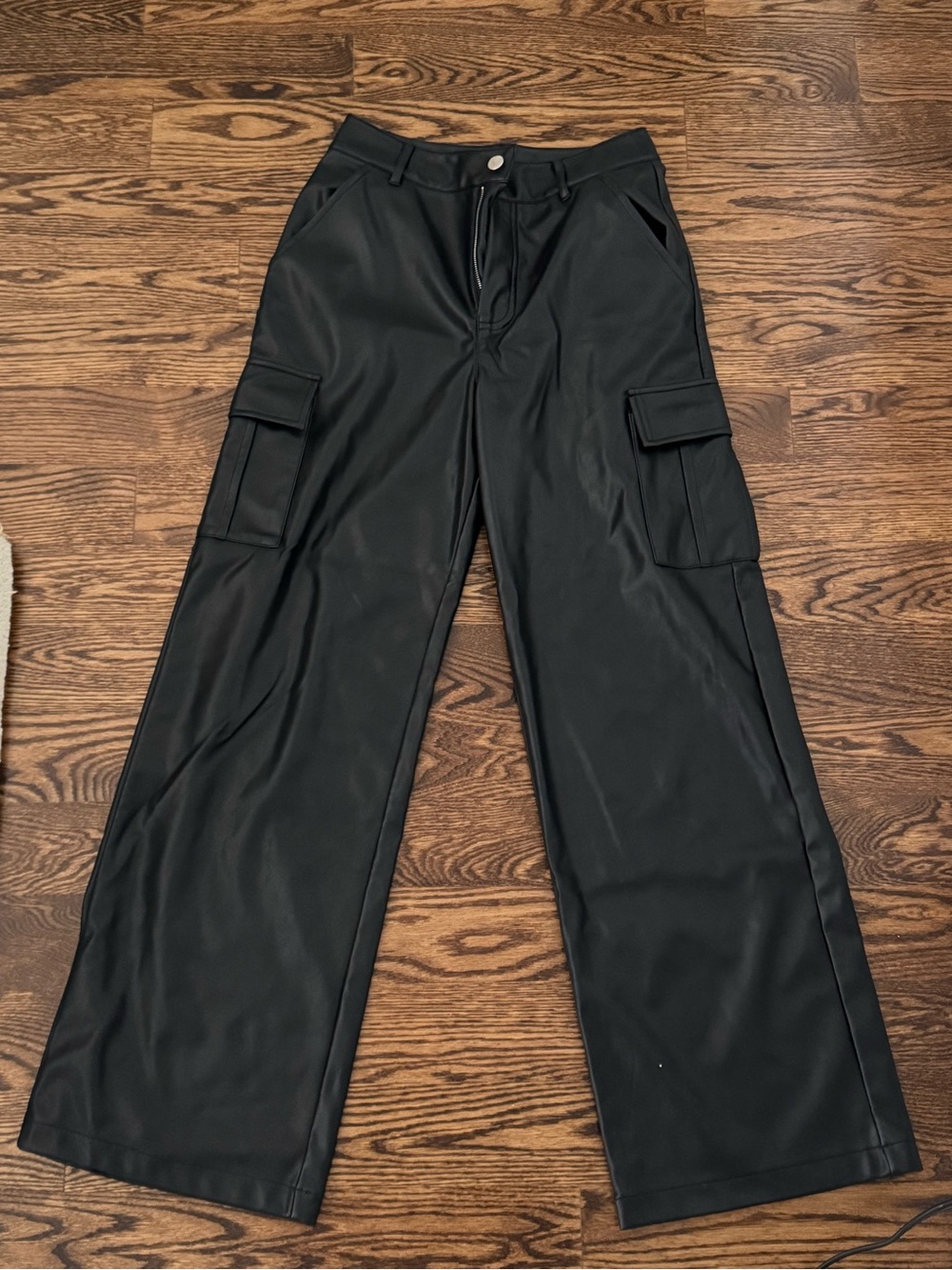 women’s  Black Wide-Leg Cargo Pants